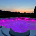 Villa Pyramida Pod Lysou S Vířivkou