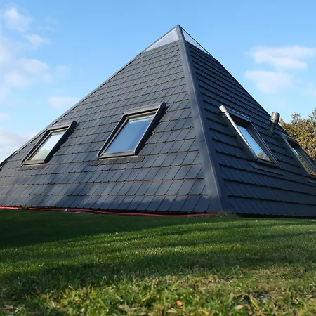 Pyramida Pod Lysou S Vířivkou Vila